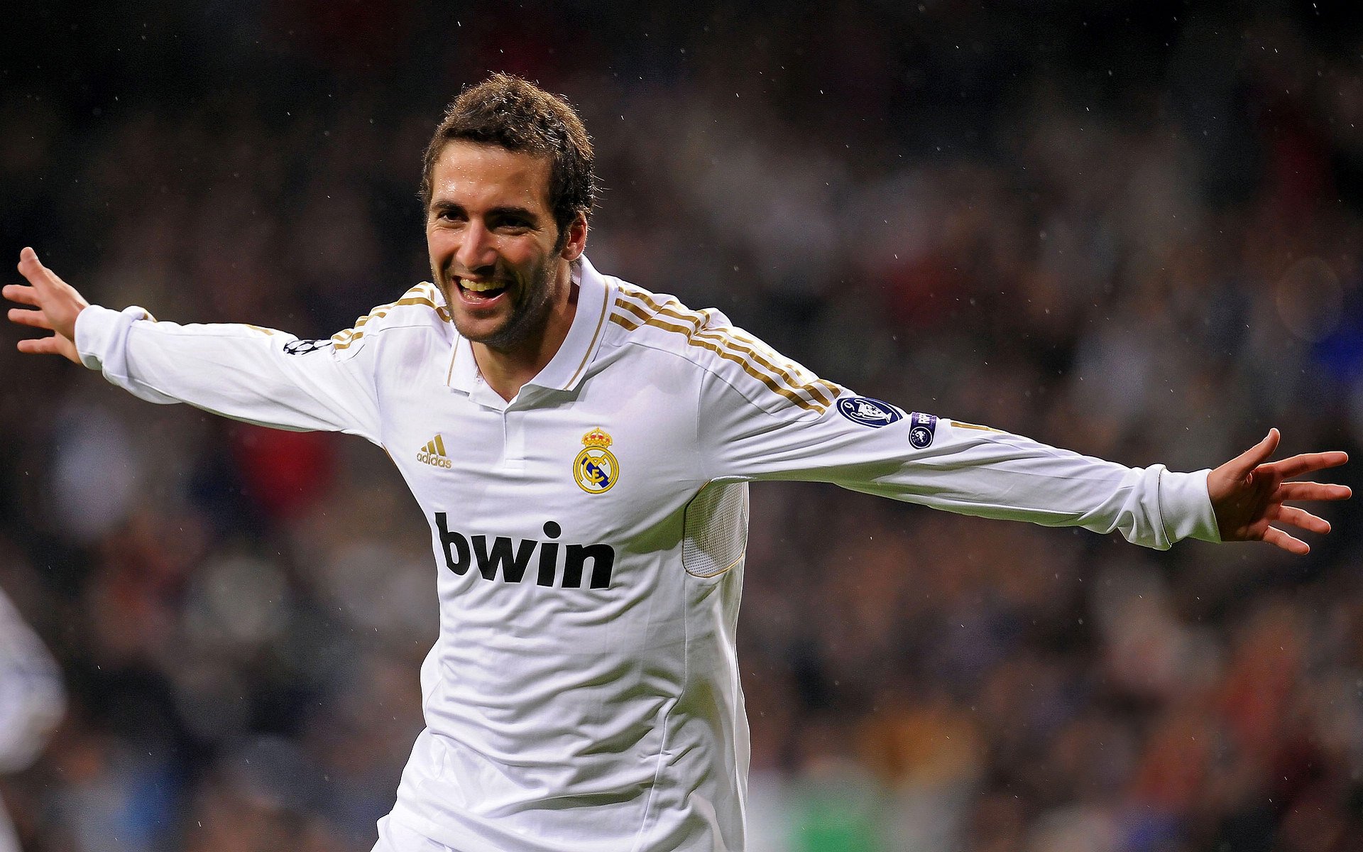 曼城继续领跑,福登与哈兰德继续引领球队走向欧冠荣耀,福登和哈兰德